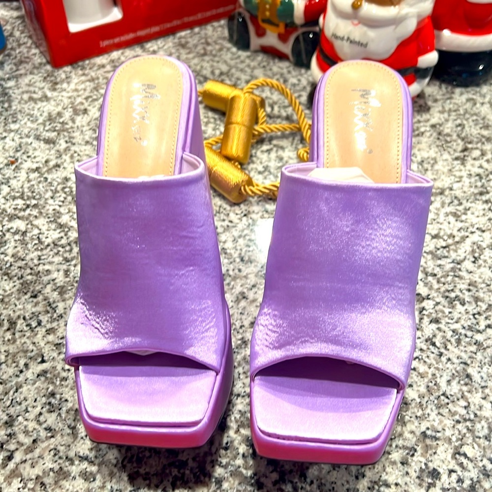 Beautiful never worn outside